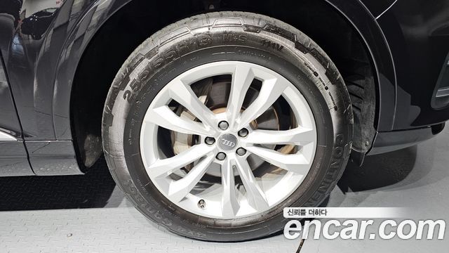 Audi Q7 2019 — photo 7