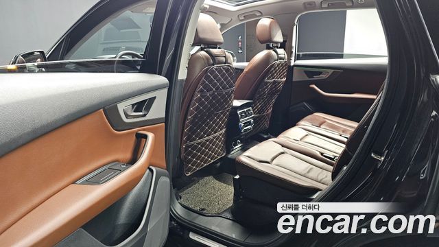 Audi Q7 2019 — photo 16