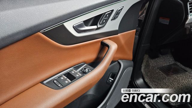 Audi Q7 2019 — photo 29