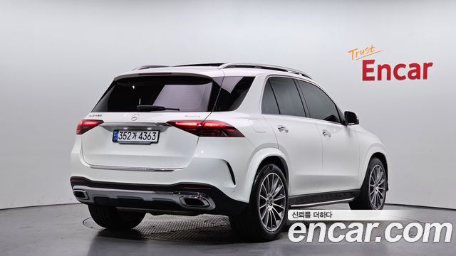 Mercedes-Benz GLE-Class 2025 — photo 2