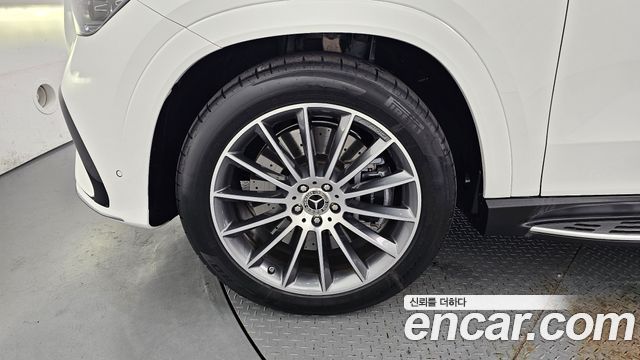 Mercedes-Benz GLE-Class 2025 — photo 5