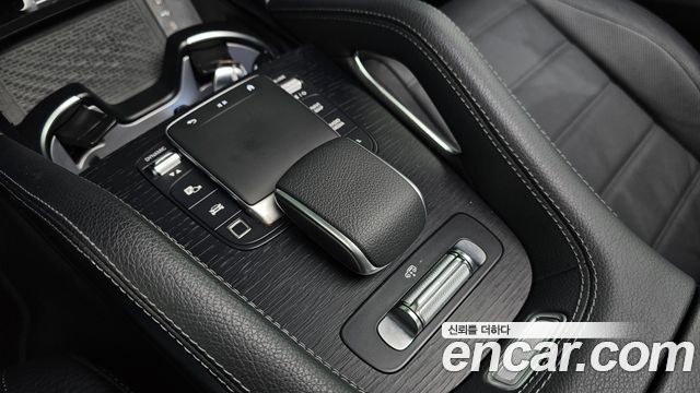 Mercedes-Benz GLE-Class 2025 — photo 23