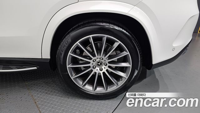 Mercedes-Benz GLE-Class 2025 — photo 7
