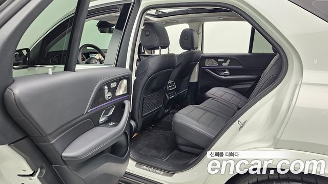 Mercedes-Benz GLE-Class 2025 — photo 30