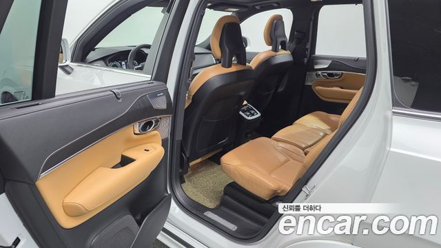 Volvo XC90 2021 — photo 18