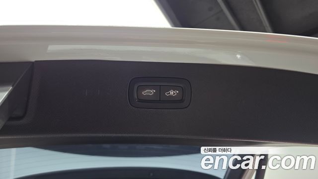 Volvo XC90 2021 — photo 23