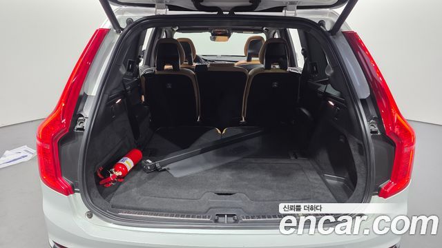 Volvo XC90 2021 — photo 24