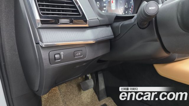 Volvo XC90 2021 — photo 26