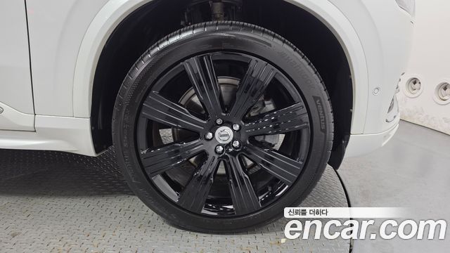 Volvo XC90 2021 — photo 7