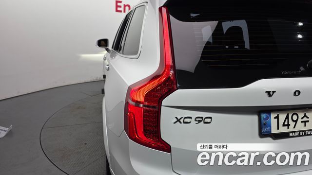 Volvo XC90 2021 — photo 9