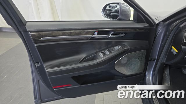 Genesis EQ900 2016 — photo 14