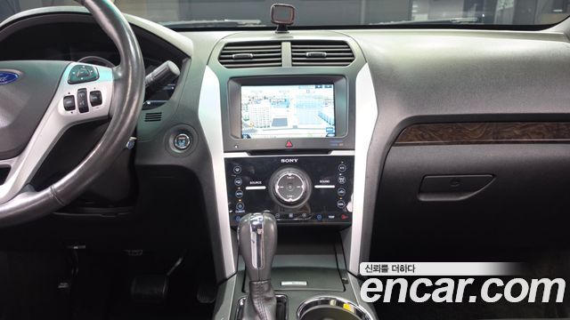 Ford Explorer 2015 — photo 12