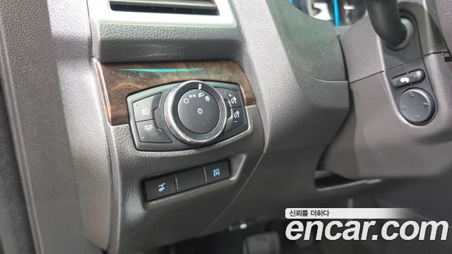 Ford Explorer 2015 — photo 20
