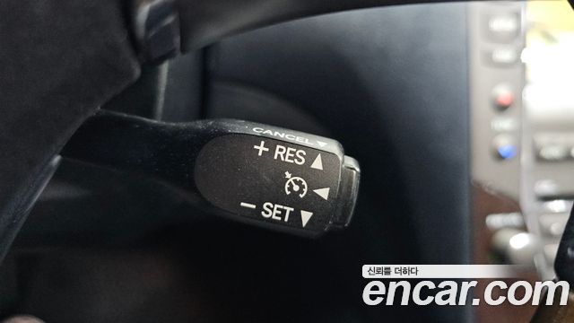 Lexus ES 2012 — photo 32