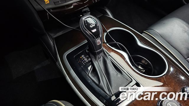 Infiniti QX60 2018 — photo 9
