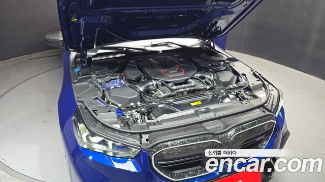 BMW M5 2025 — photo 6