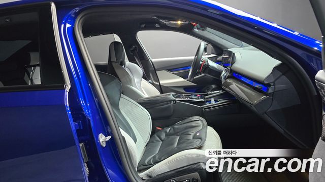 BMW M5 2025 — photo 16