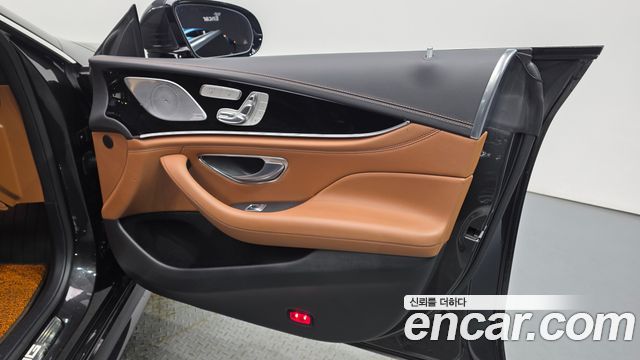 Mercedes-Benz AMG GT 2021 — photo 14