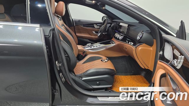 Mercedes-Benz AMG GT 2021 — photo 16