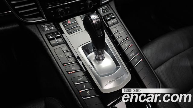 Porsche Panamera 2012 — photo 9