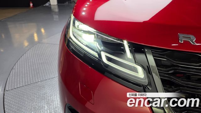 Land Rover Range Rover Velar 2019 — photo 8