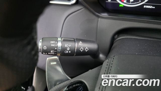 Land Rover Range Rover Velar 2019 — photo 35