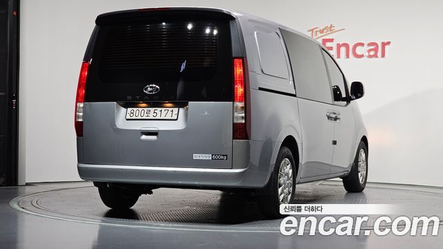 Hyundai Staria 2024 — photo 2
