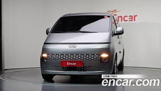 Hyundai Staria 2024 — photo 3