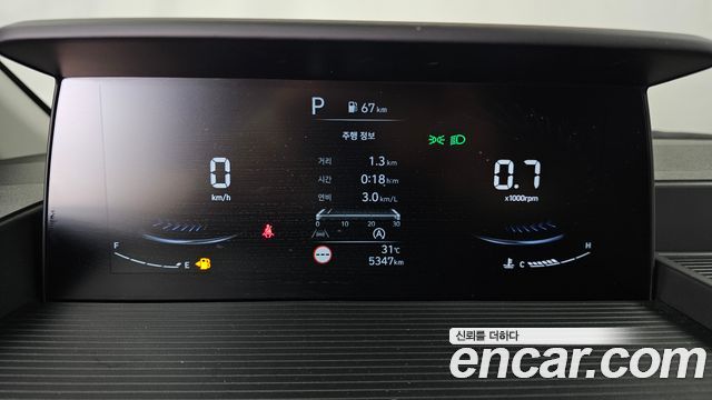 Hyundai Staria 2024 — photo 11