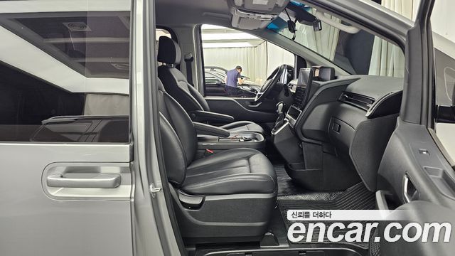 Hyundai Staria 2024 — photo 17