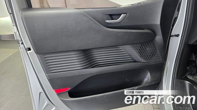 Hyundai Staria 2024 — photo 14