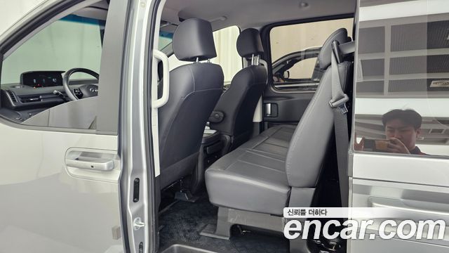 Hyundai Staria 2024 — photo 16