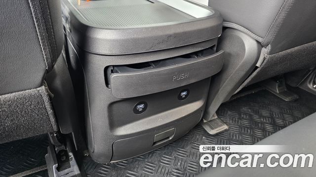 Hyundai Staria 2024 — photo 32