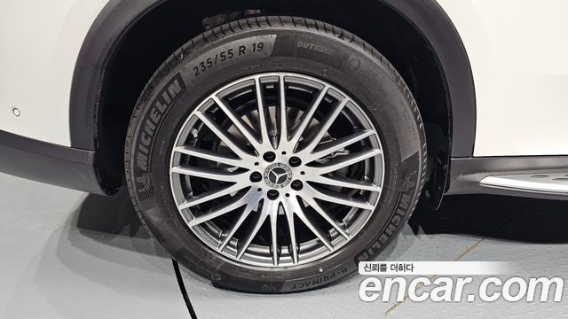 Mercedes-Benz GLC-Class 2025 — photo 5