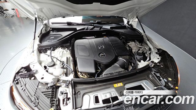 Mercedes-Benz GLC-Class 2025 — photo 6