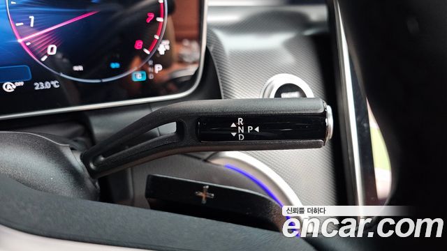 Mercedes-Benz GLC-Class 2025 — photo 12