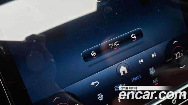 Mercedes-Benz GLC-Class 2025 — photo 23