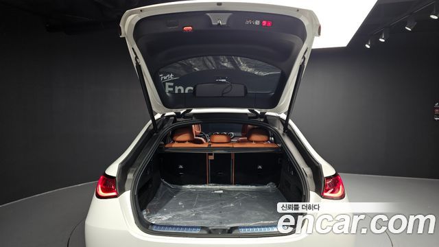 Mercedes-Benz GLC-Class 2025 — photo 26