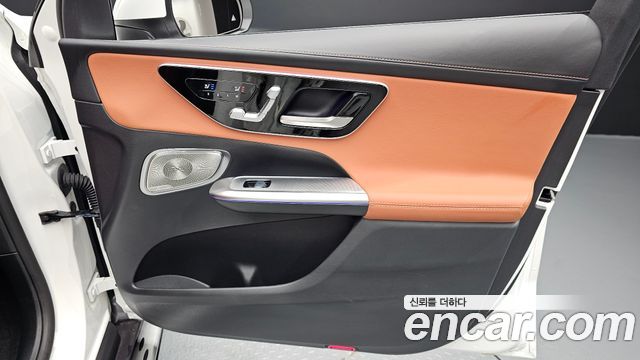 Mercedes-Benz GLC-Class 2025 — photo 14