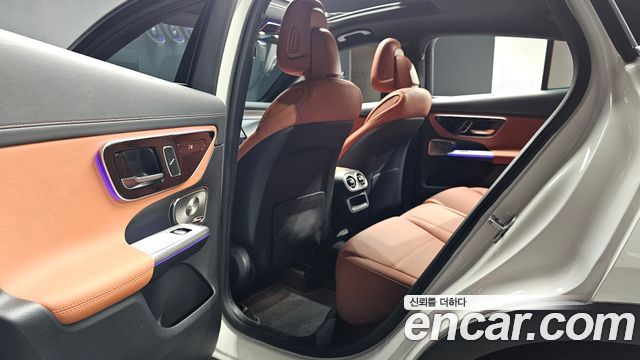Mercedes-Benz GLC-Class 2025 — photo 16