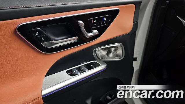 Mercedes-Benz GLC-Class 2025 — photo 27