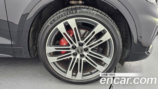 Audi SQ5 2021 — photo 7