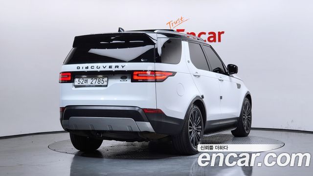 Land Rover Discovery 2018 — photo 2