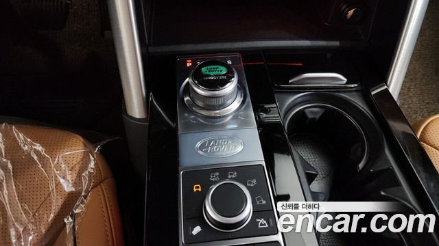 Land Rover Discovery 2018 — photo 12