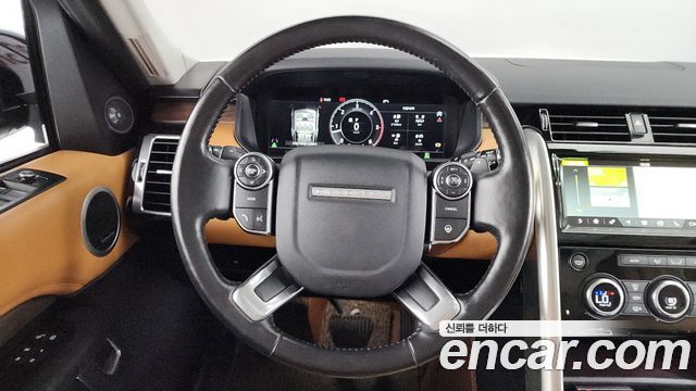 Land Rover Discovery 2018 — photo 20