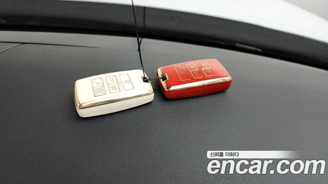 Land Rover Discovery 2018 — photo 23
