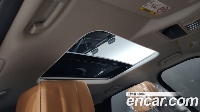 Land Rover Discovery 2018 — photo 26