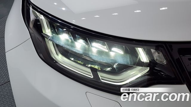 Land Rover Discovery 2018 — photo 8