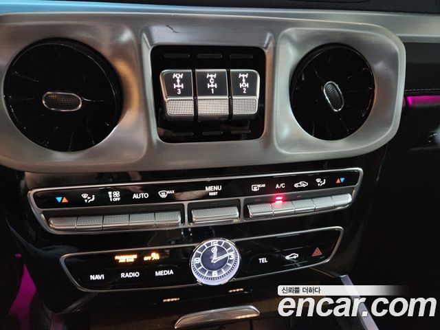 Mercedes-Benz G-Class 2021 — photo 16