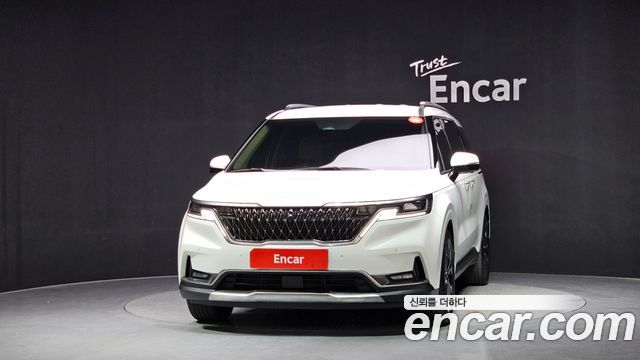 Kia Canival 2023 — photo 3